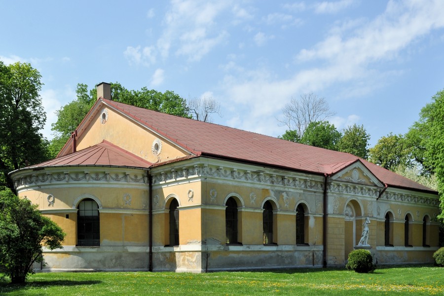 PL - Łańcut - ujeżdżalnia - 2012-05-02--10-05-15-02