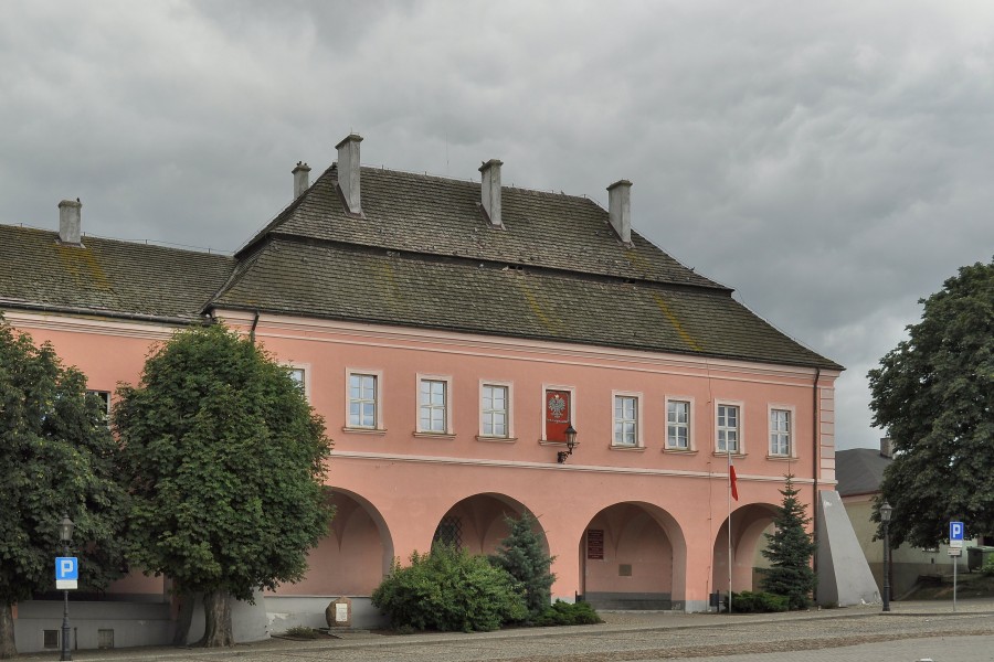 PL - Opatów - ratusz - 2012-08-11--16-01-20-01