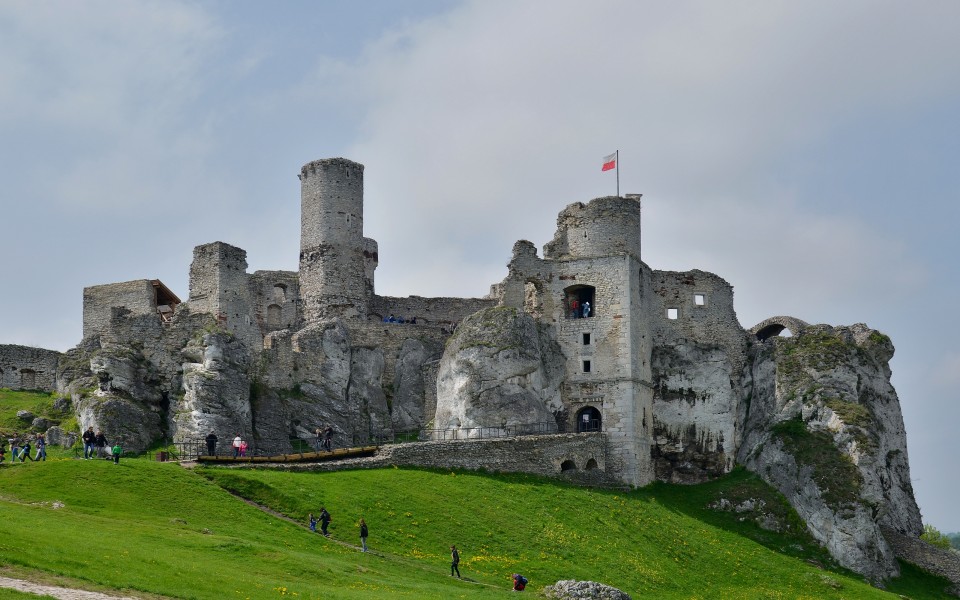 Podzamcze, zamek Ogrodzieniec