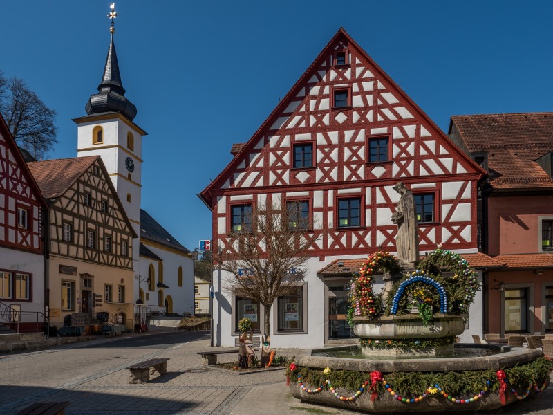 Pottenstein-Easter-foutain-P4194468PS