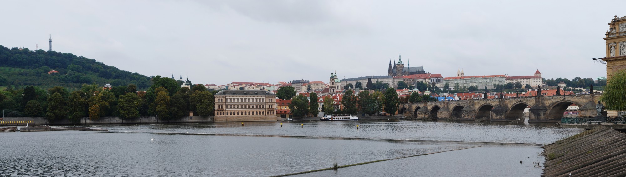 Prag Burg Panorama 2014