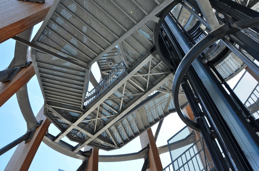 Pyramidenkogelturm Konstruktions-Detail Treppe 08072013 287