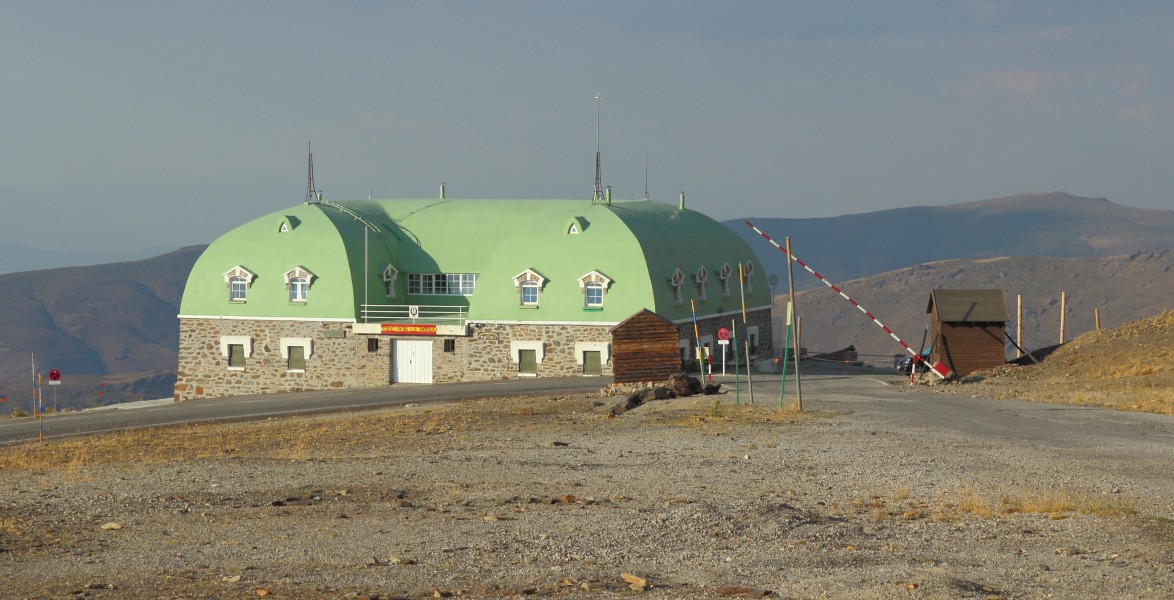Refugio militar Capitan Cobo view from SE 2014-08-07.