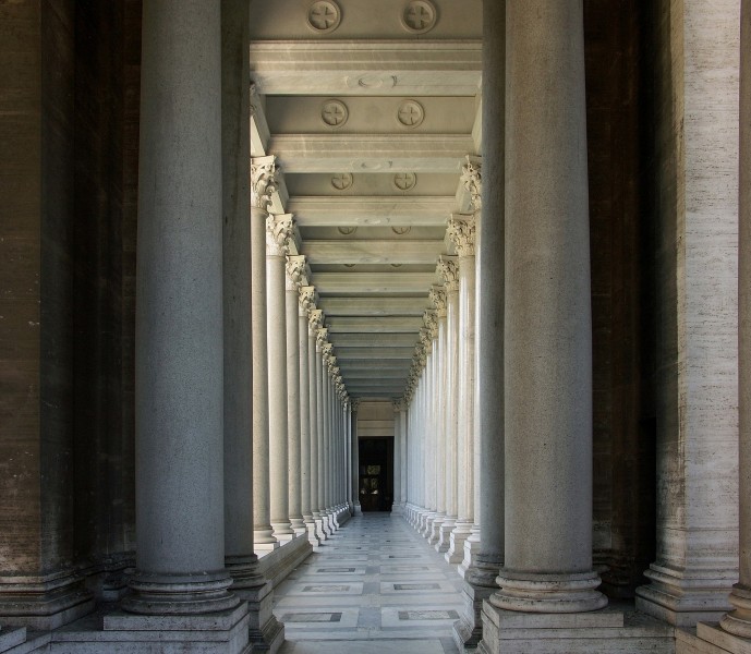 Rom, Sankt Paul vor den Mauern, Vorhalle, Säulenreihe 1