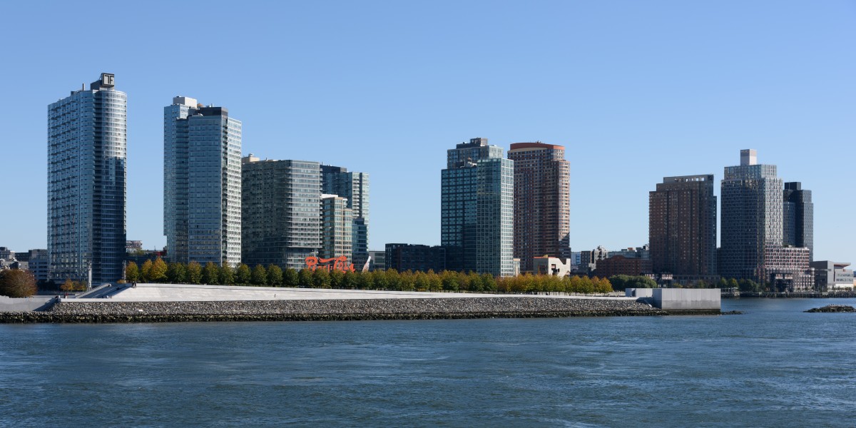 Roosevelt Island and Queens from Manhattan New York October 2015 002