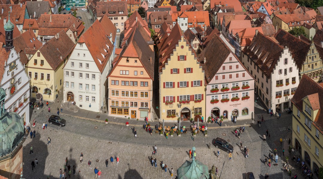 Rothenburg Marktplatz Blick vom Rathausturm 2014