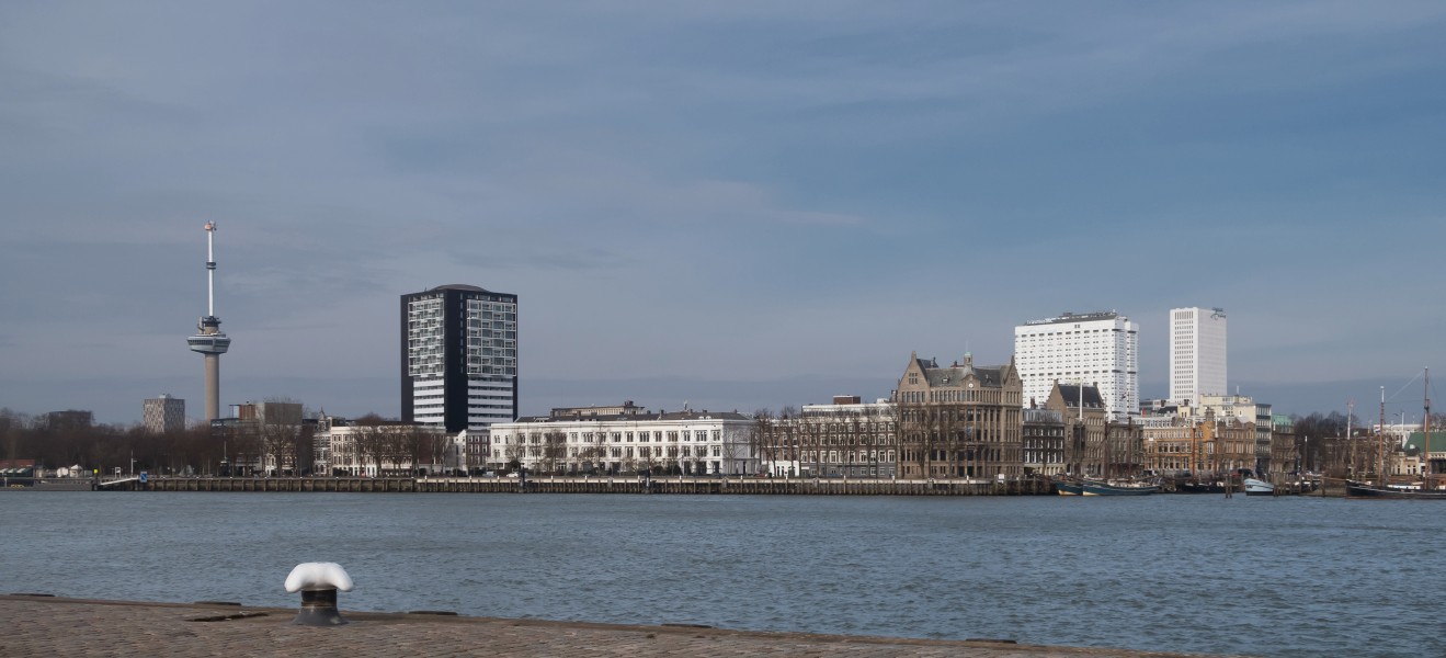 Rotterdam, zicht op het Scheepvaartkwartier (met de Euromast) vanaf Hotel New York IMG 1786 2018-03-18 10.35