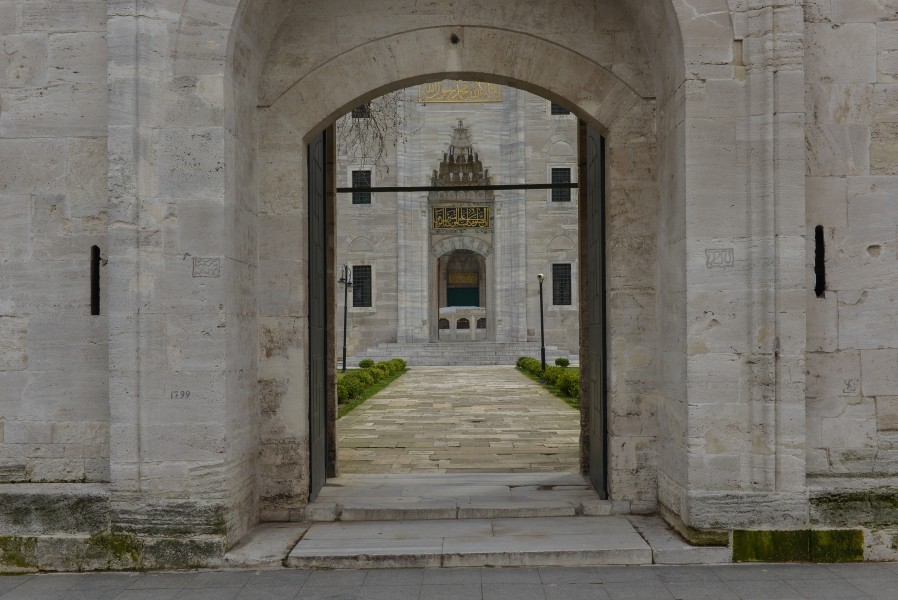 Süleymaniye Mosque February 2013 02
