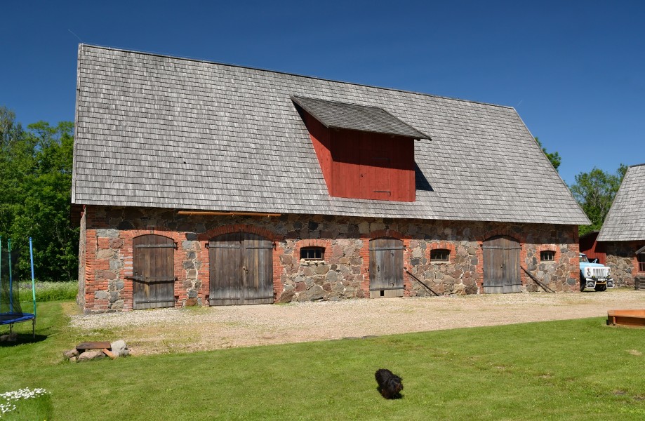 Saburi (Rupsi) jahimõisa ait
