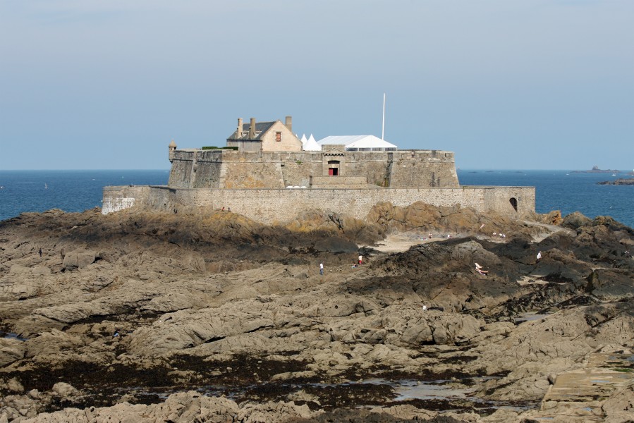 Saint-Malo - le Fort National à marée basse