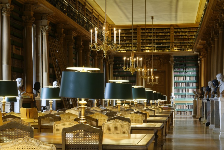 Salle de lecture de la Bibliotheque Mazarine Paris n5