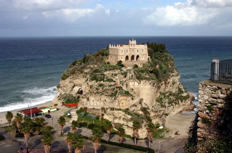 Santa Maria dell'Isola seen from Via Indipendenza - Tropea - Italy 2015 (2)