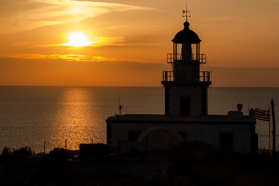 Santorin (GR), Akrotiri, Leuchtturm -- 2017 -- 2553