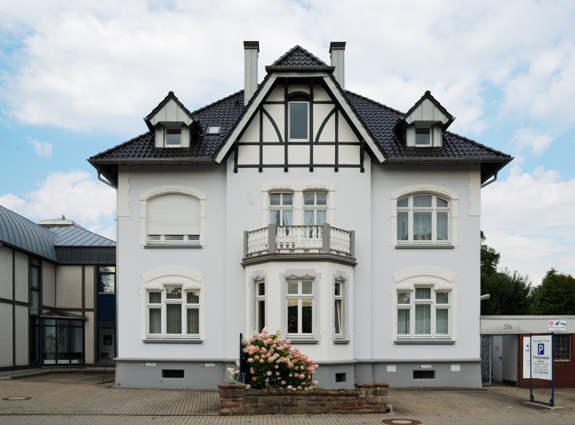 Schwerte-100812-16553-Praxisklinik