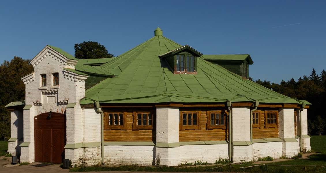 Serednikovo-manege