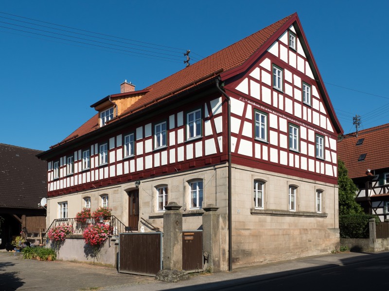 Serrfeld-Fachwerkhaus-8287472