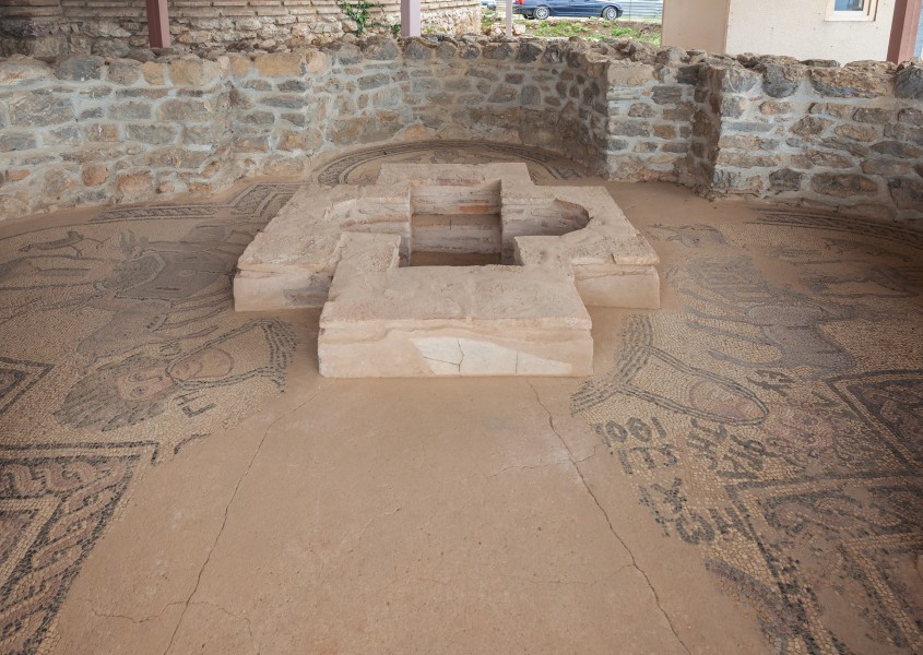 Sitio arqueológico de Plaosnik, Ohrid, Macedonia, 2014-04-17, DD 36