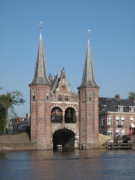 Sneek, de Waterpoort foto4 2011-04-25 17.27