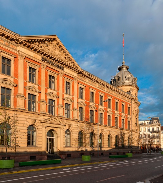 Sparkasse in Konstanz am Morgen