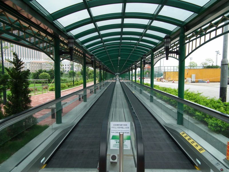 Speedwalk on Rua da Baia de Nossa Senhora de Esperanca 望德聖母灣街電動人行道 - panoramio