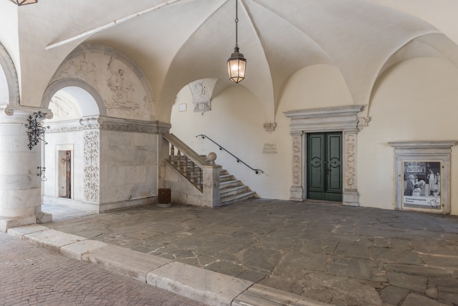 Spittal Schloss Porcia Vorhalle 20042015 2453