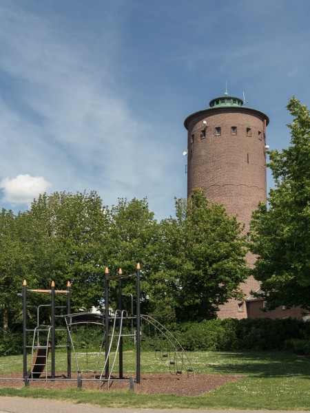 Steenbergen, watertoren foto4 2015-05-30 16.15