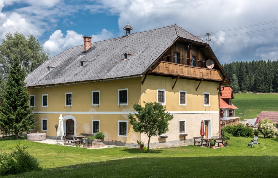 Strassburg Sankt Peter ob Gurk 2 Bauernhaus Familie Lassernig S-Ansicht 19072017 0239