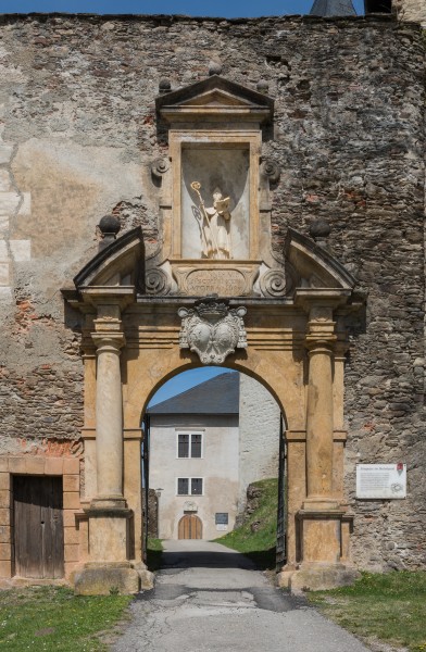 Strassburg Schloss Zwingmauer mit Bischofsportal 15042015 1995
