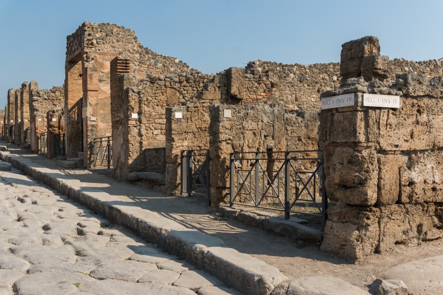 Street houses Pompeii Italy
