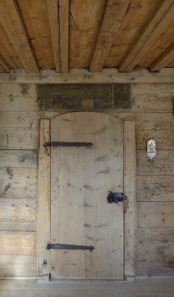 Tür und spätgotische Decke im Haus Greilenstein