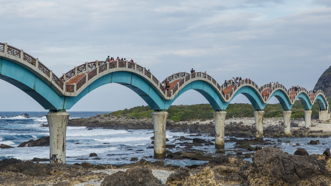 Taitung-County Taiwan Sansiantai-Bridge-02