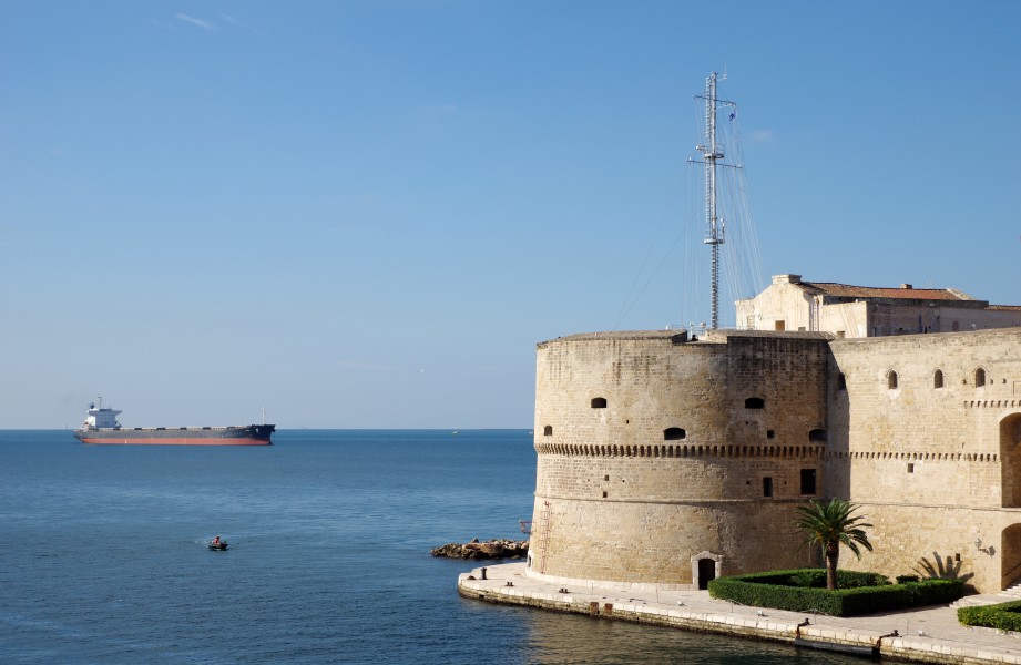 Taranto BW 2016-10-17 10-05-58