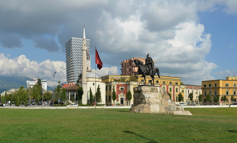 Tirana - Skanderbeg Square (Sheshi Skënderbej) - by Pudelek