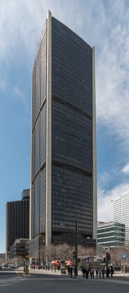 Tour de la Bourse, Montréal, Northeast view 20170410 1