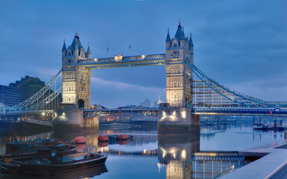 Towerbridge at dawn