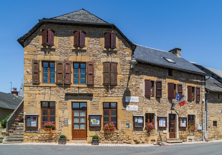 Town hall of Pierrefiche 02
