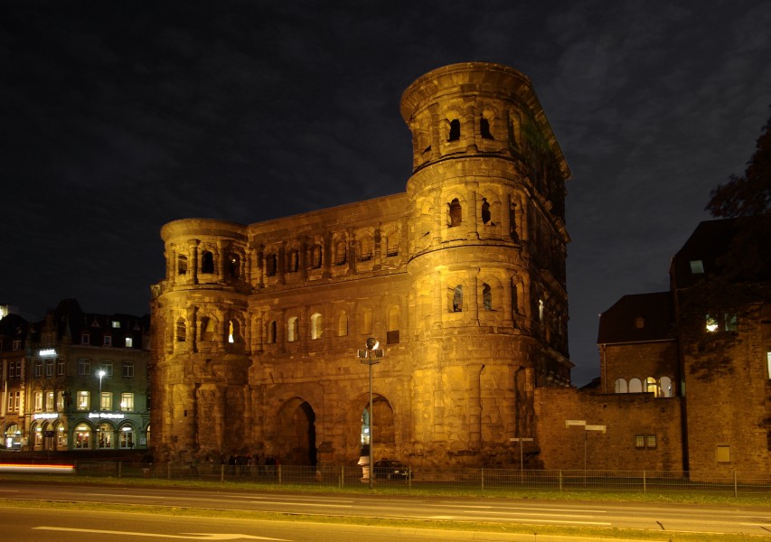 Trier Porta Nigra BW 5