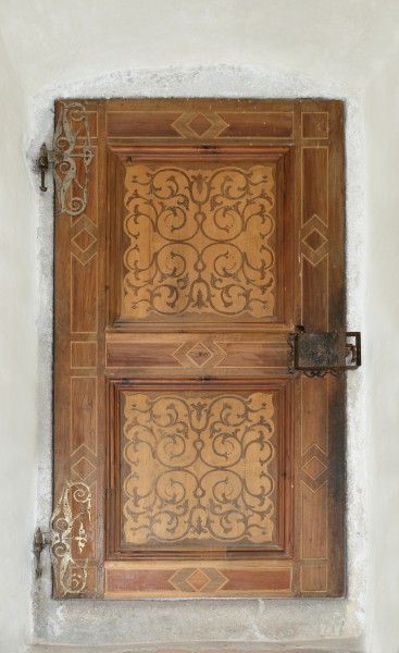 Trostburg Innentür mit Einlegearbeit