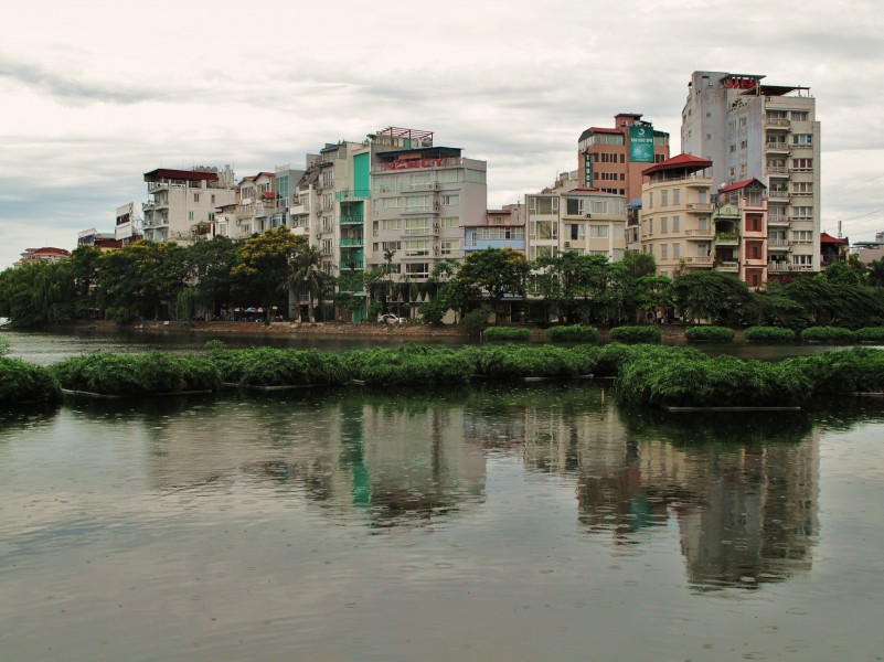 Truc Bach lake (7360935802)