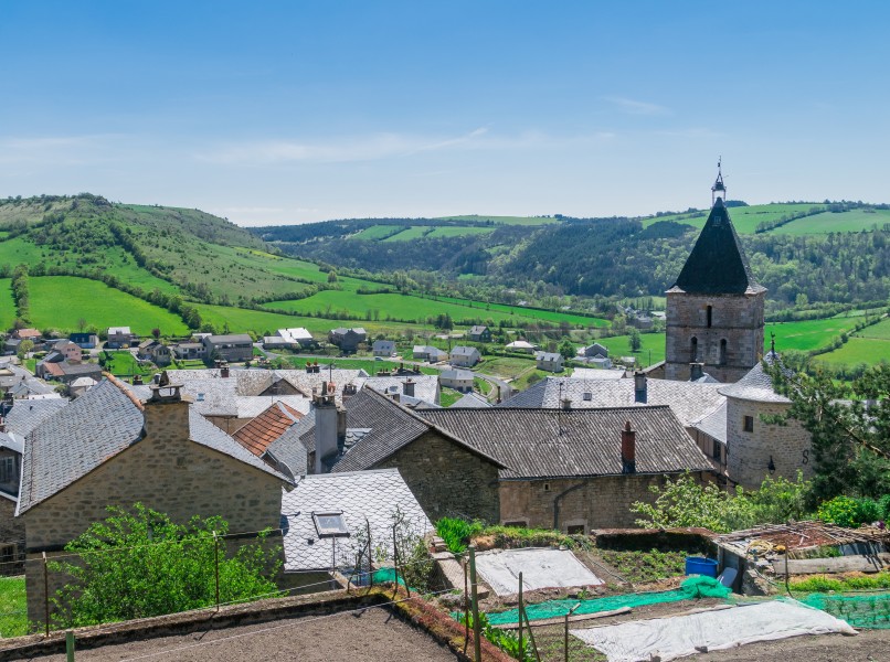 View on Severac-le-Chateau 04