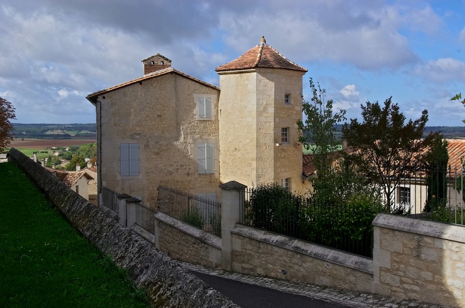 Villebois-Lavalette 16 Maison Sénéchal 2011