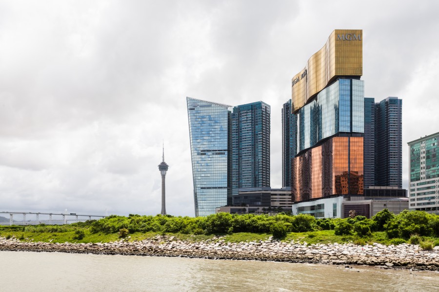 Vista de los casinos desde el Centro de Ciencia, Macao, 2013-08-08, DD 06