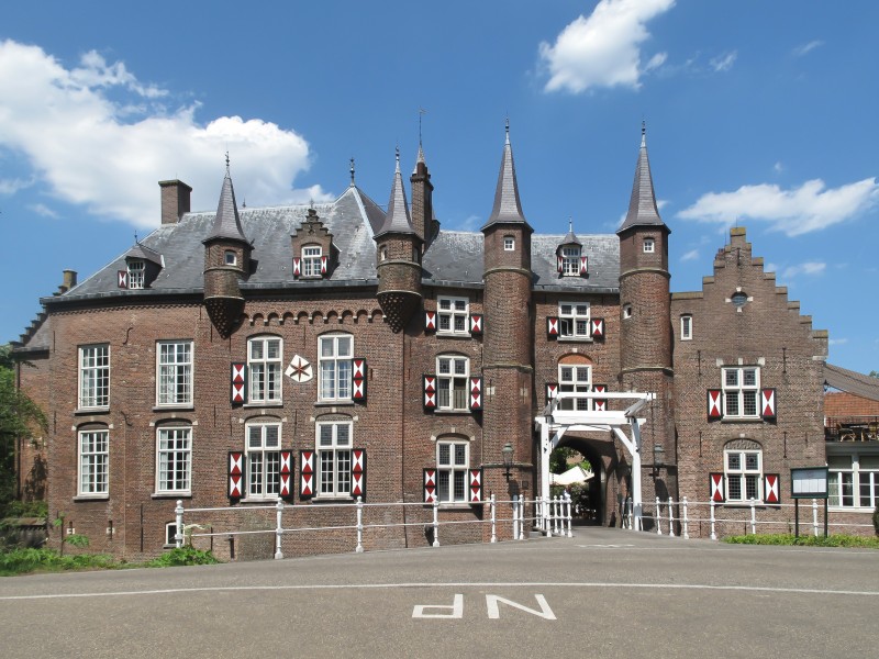 Vught, kasteel Maurick RM38161 foto27 2011-05-30 13.48