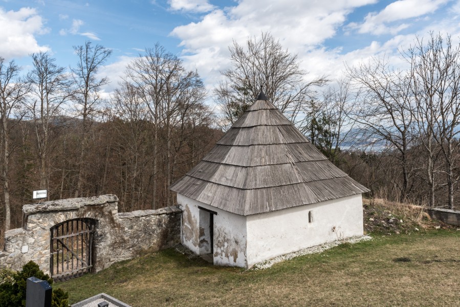 Wernberg Sternberg Friedhof Karner West-Ansicht 19032017 6735