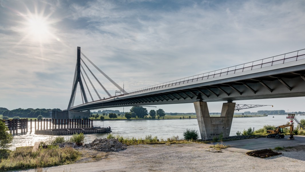 Wesel, Rheinbrücke der Bundesstraße 58 -- 2016 -- 4287-93