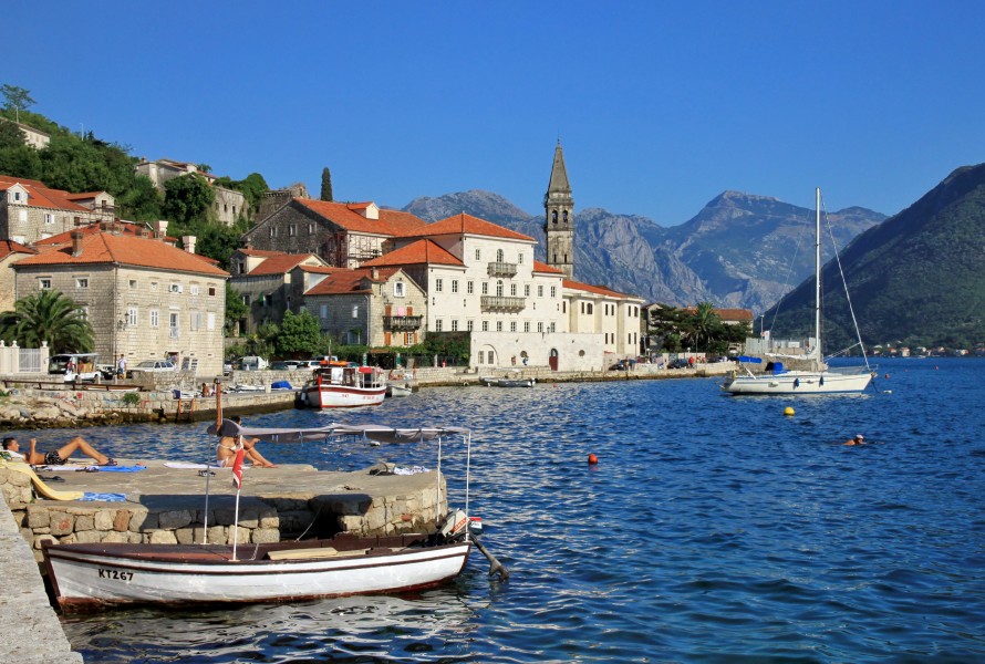 Widok na Perast z zachodu 01