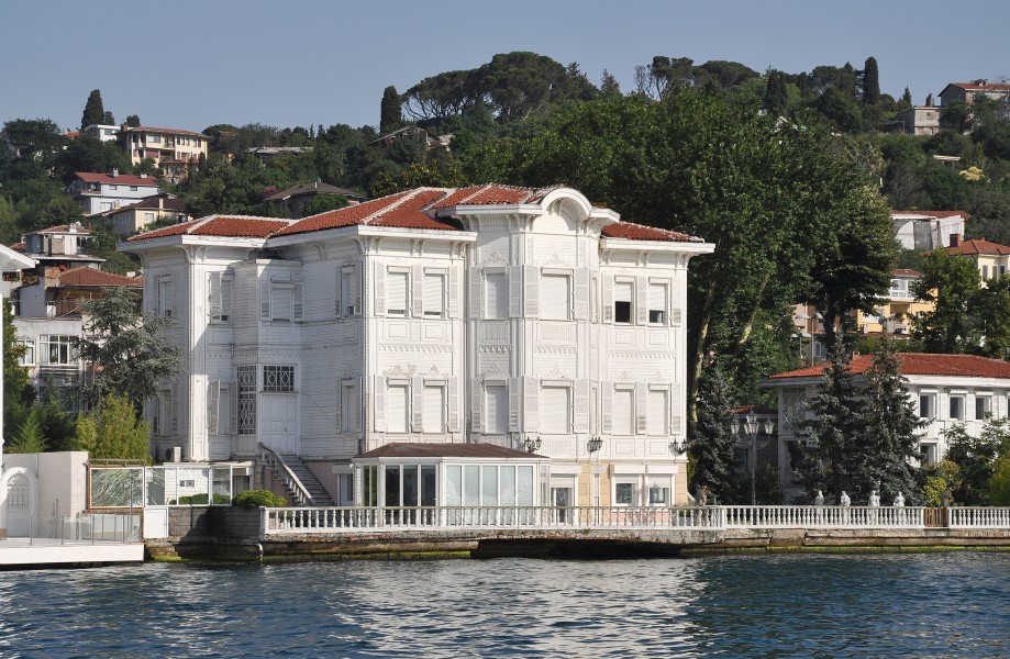 Yağcı Hacı Şefik Bey Yalısı on the Bosphorus in Istanbul, Turkey 001