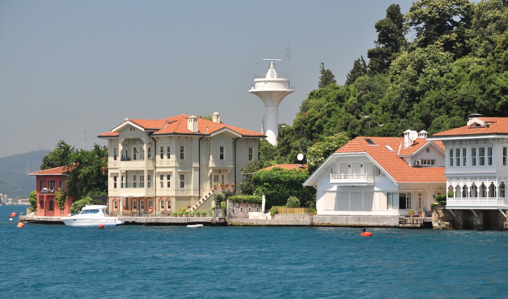 Yalı in Kanlıca on the Bosphorus, Turkey 001