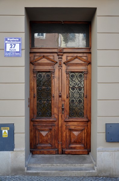 Ząbkowice Śląskie, Rynek 27, 01