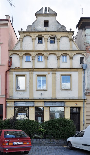 Ziębice, Rynek 42, 01